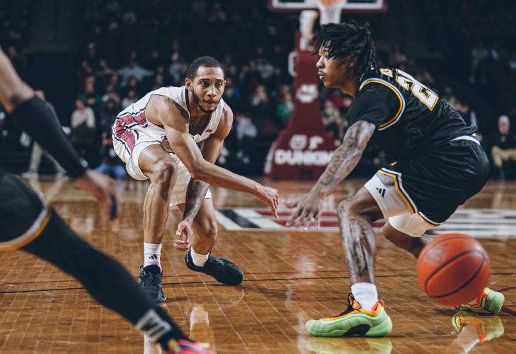 UMass’ Rahsool Diggins scored 34 points in the Minutemen’s 78-55 win over La Salle on Sunday in Philadelphia. UMass’ Rahsool Diggins scored 34 points in the Minutemen’s 78-55 win over La Salle on Sunday in Philadelphia.
