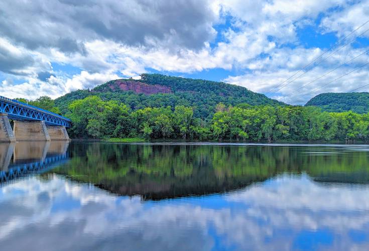 A view of Mount Sugarloaf from the Sunderland boat ramp.