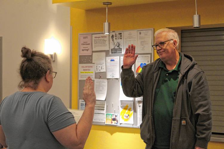 New Precinct 7 Councilor William “Wid” Perry was appointed to the City Council and was sworn in by City Clerk Kathryn Scott during the council’s Feb. 21 meeting.