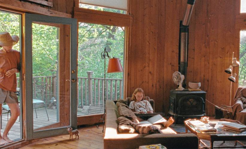 This scene from “Janet Planet” features Julianne Nicholson as Janet and Zoe Ziegler as Lacy, Janet’s 11-year-old daughter.