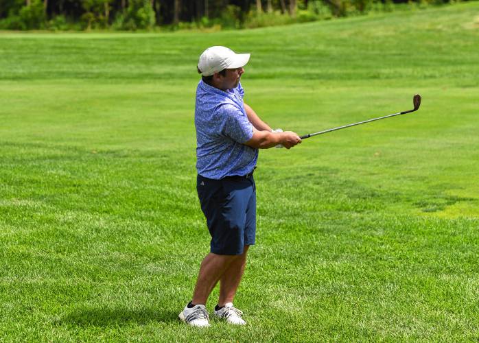 Crumpin-Fox Club’s Mark Waskiewicz chips onto the 16th green at Ledges Golf Club in South Hadley during the 43rd Massachusetts Amateur Public Links Golf Championship on Wednesday. Waskiewicz tied for 18th place with a two-day total of 5-over 149.