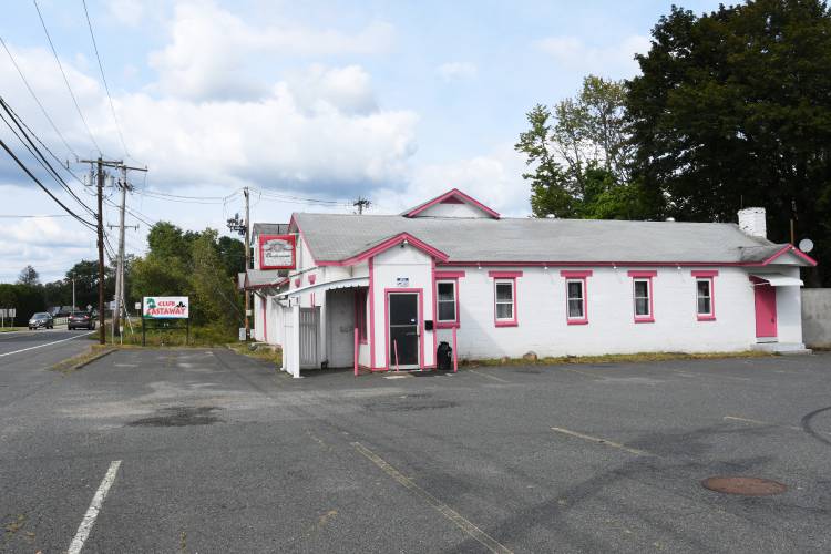 Following several check-ins, the Whately Selectboard has opted to loosen Club Castaway’s police detail requirements to just Friday and Saturday nights. Following several check-ins, the Whately Selectboard has opted to loosen Club Castaway’s police detail requirements to just Friday and Saturday nights.